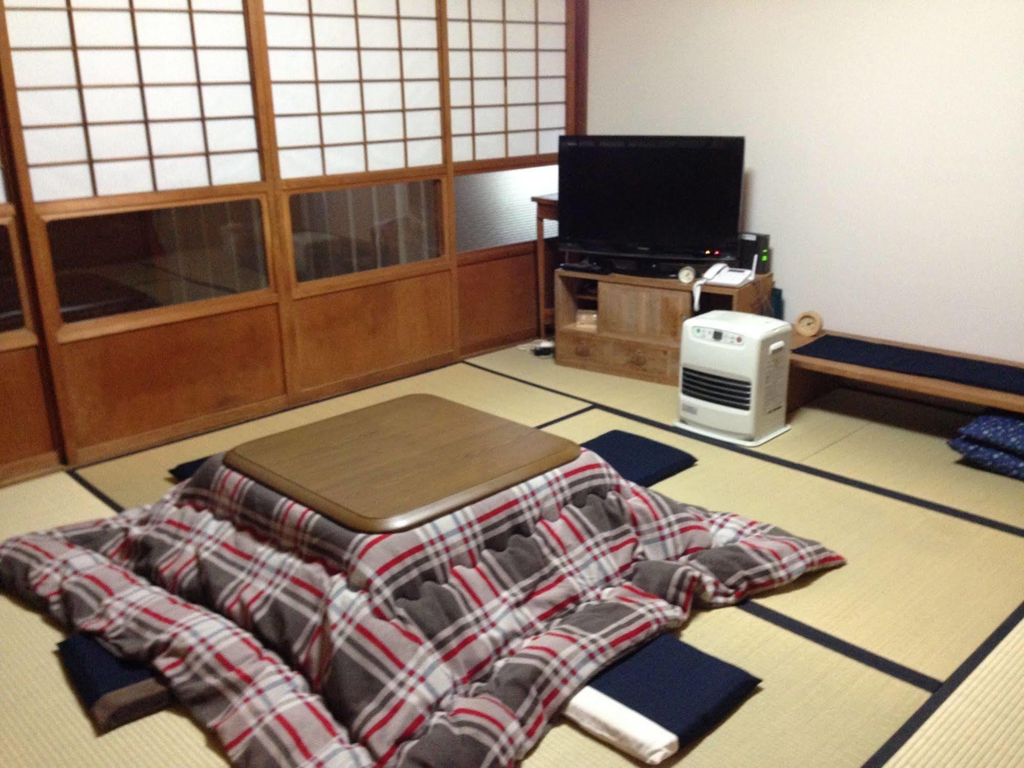 Guest House Yamashita-Ya Nanto Екстериор снимка
